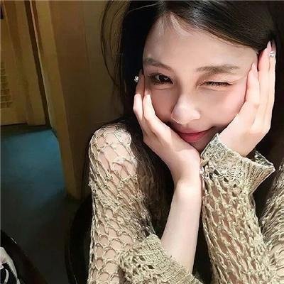 彼女